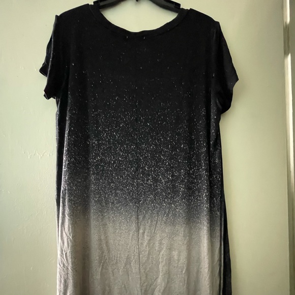 Phanuel Black Gradient Side Slit Top - Picture 2 of 5